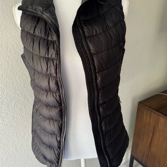 DKNY  black medium vest EUC - Picture 2 of 9